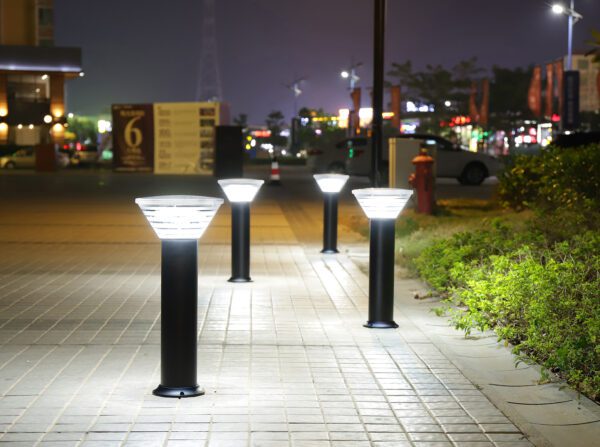 Solar Bollard Super Bright 3 Watt, 480 Lumens Waterproof, 5 Nights of light on a single days charge, 23.65” tall.